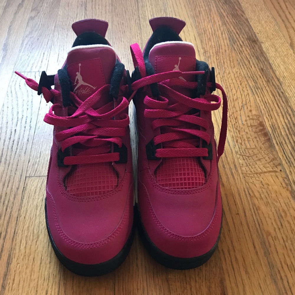 Jordan 4s - Picture 4 of 7